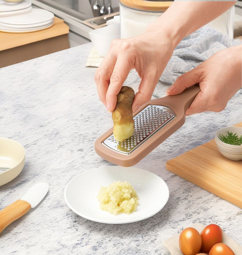 Préparez les repas avec une révolution précise de la tranche de légumes