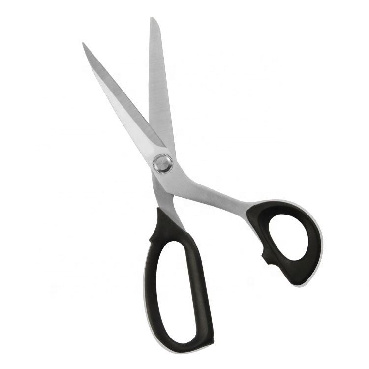 体验 OEM 裁缝剪刀的精准度