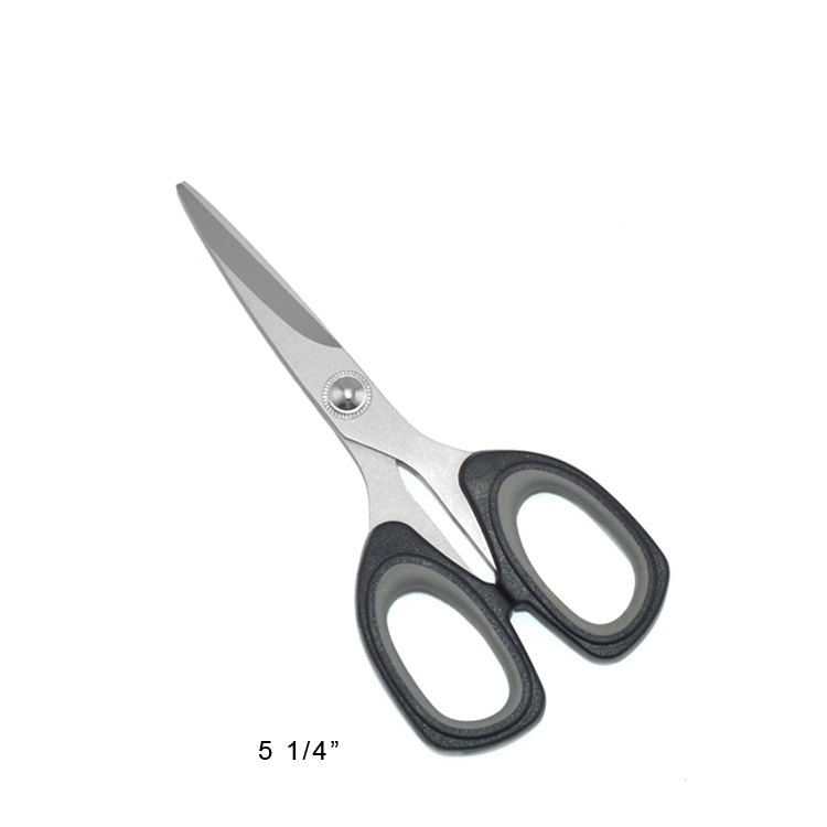 体验软柄 OEM 剪刀的精准度