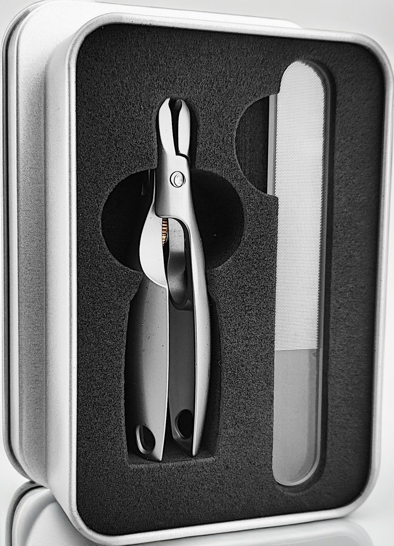 Nail Clippers para hombres y mujeres, diseño anti-splashing Ultra Sharp inquebrantable Claypers y uñas de clavo de acero inquebr data-src = 