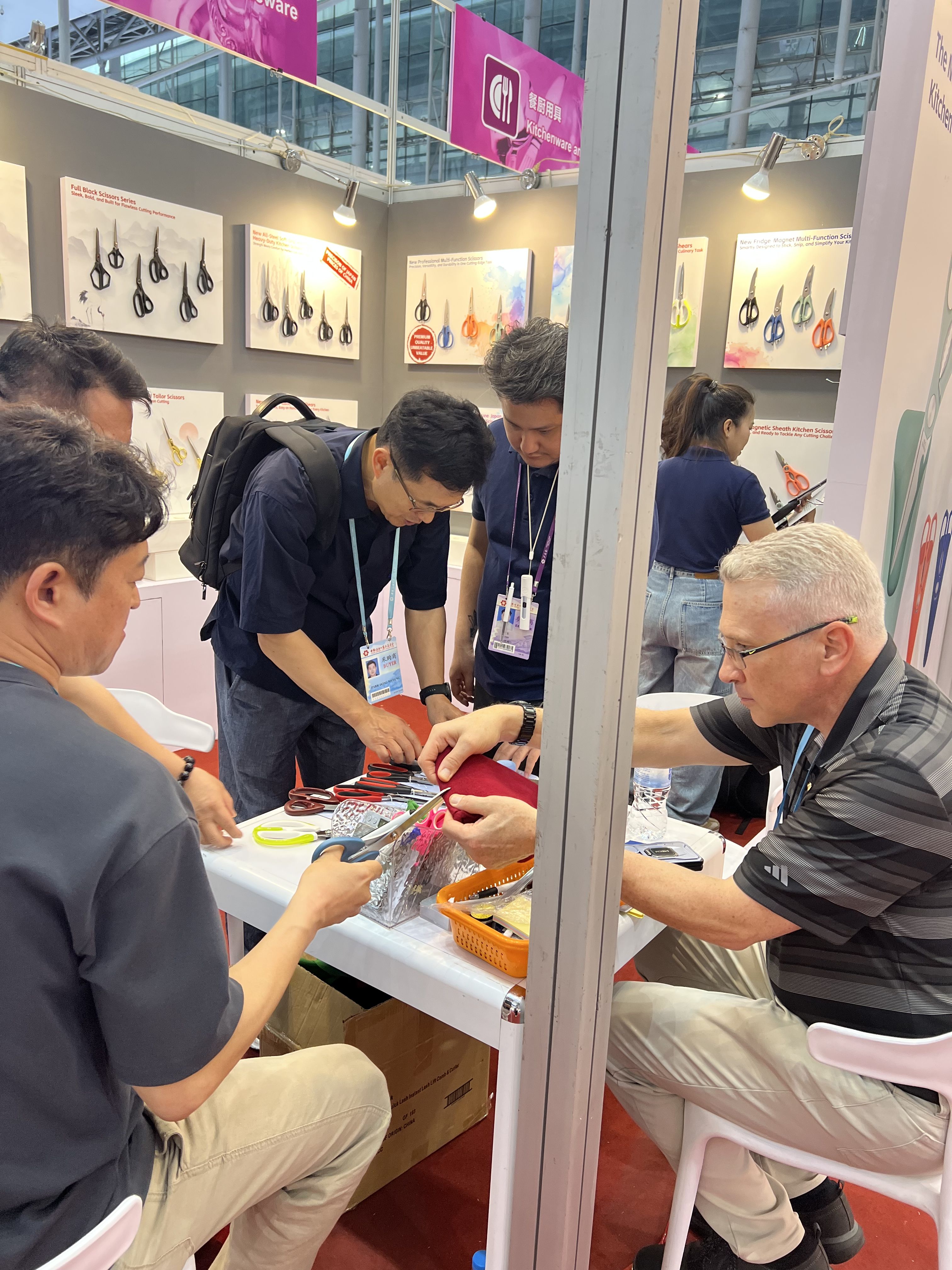 استكشف مجموعة أدوات المطبخ والمقص في Guangzhou