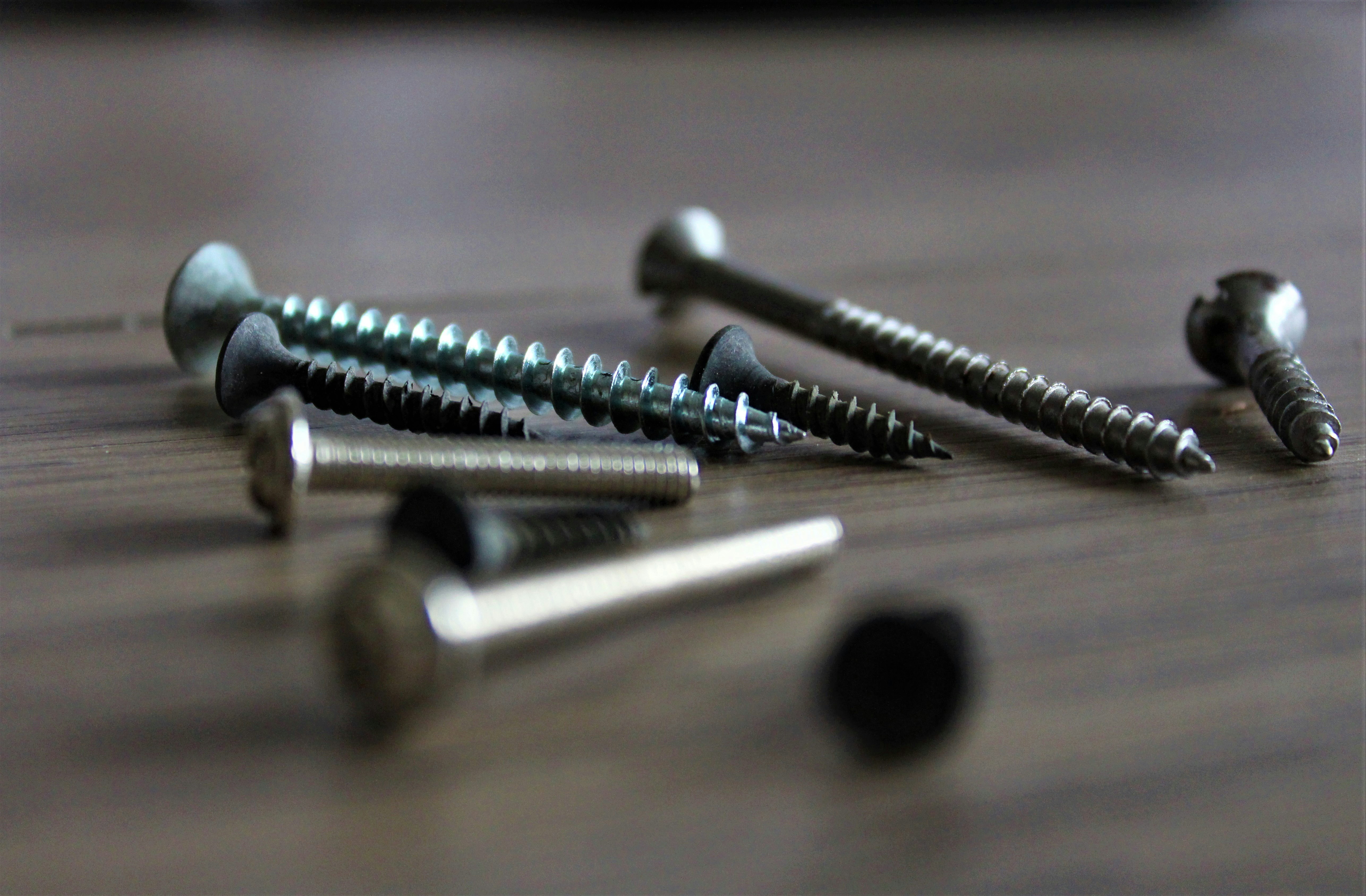Self-knocking screws: Multi-function fastener for any project