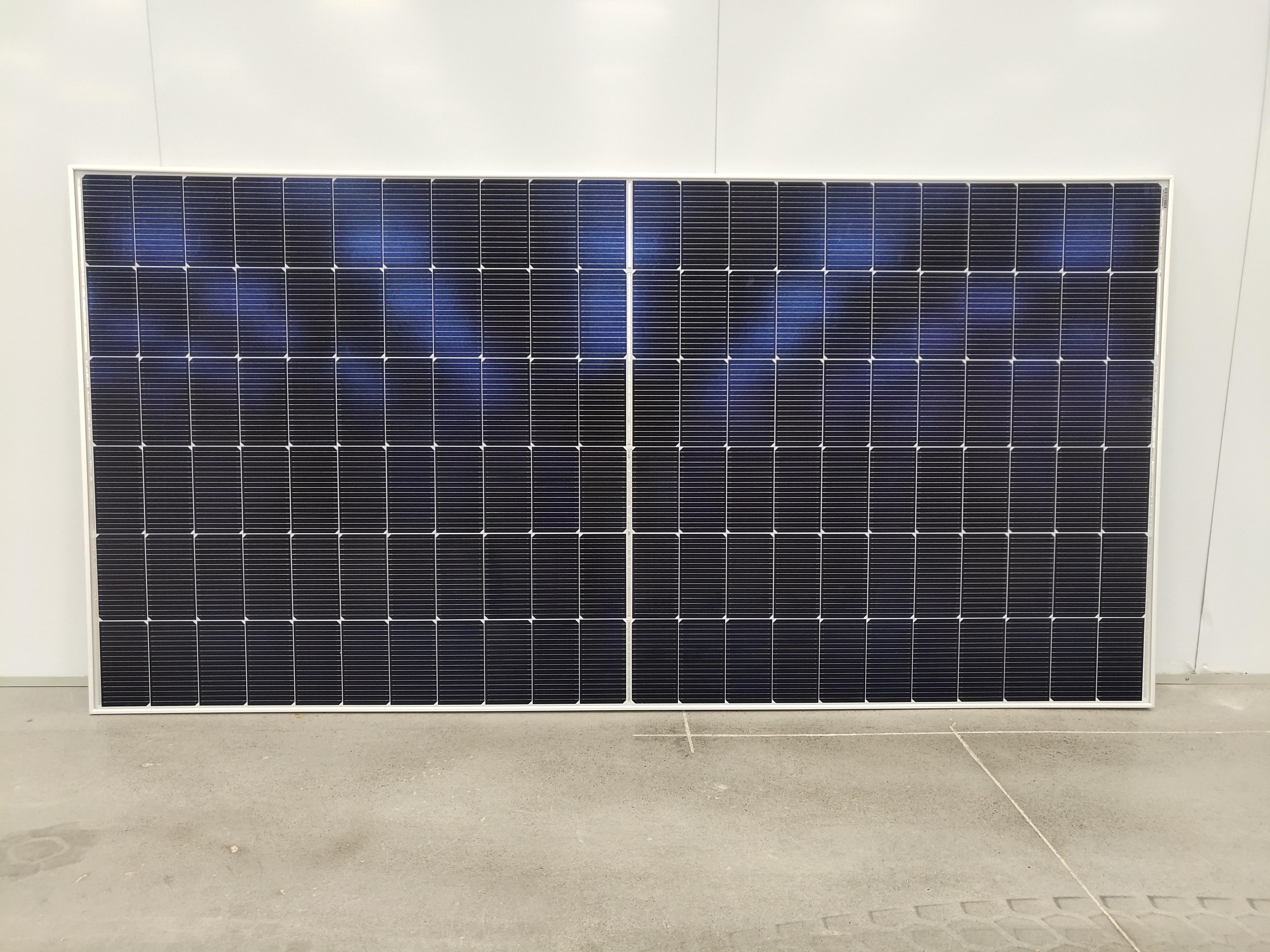 Top Solar Panel Manufacturers: Leading Innovations and Global Impact