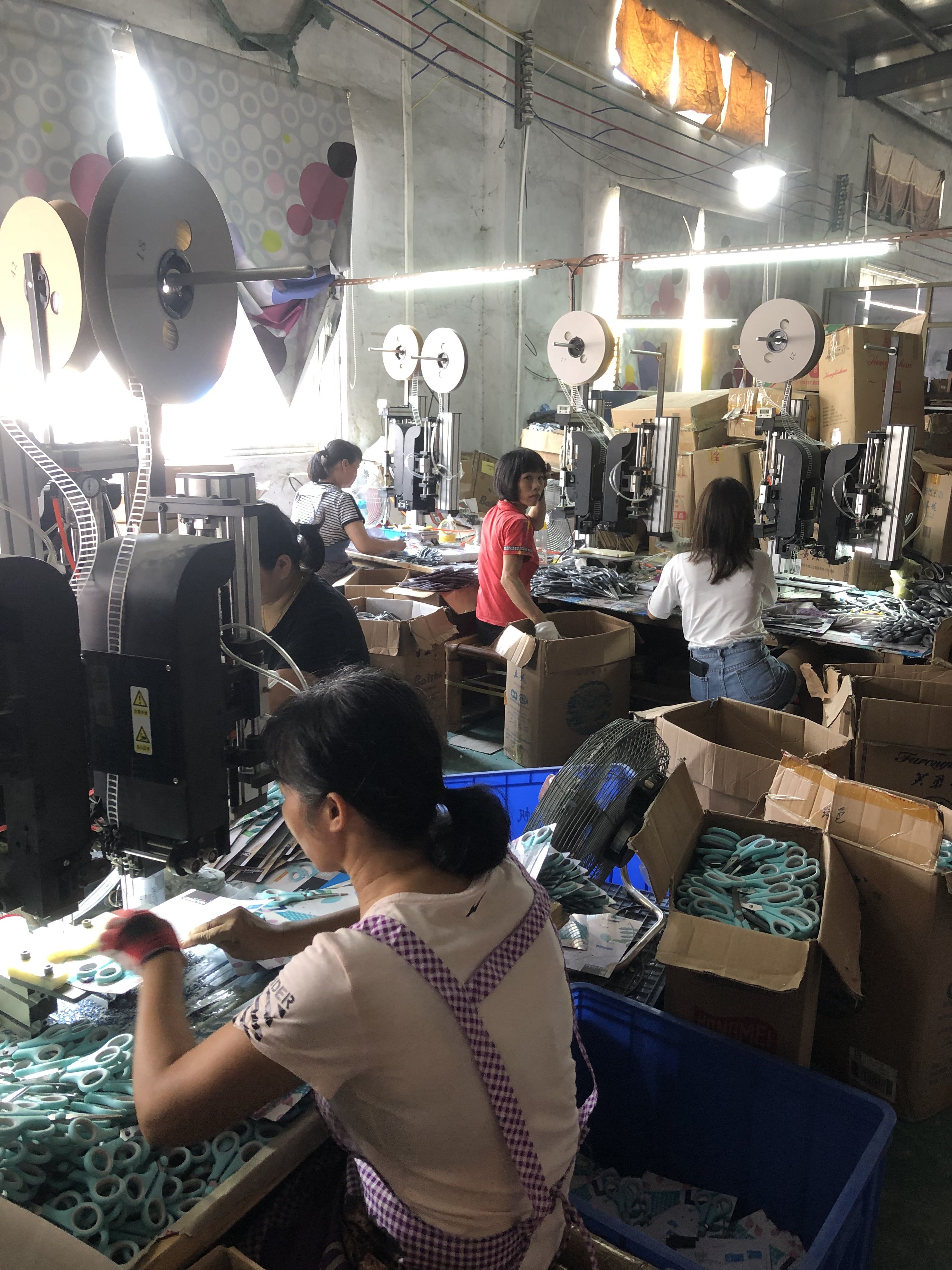 揭幕精度：家用剪刀工厂自动卡绑定