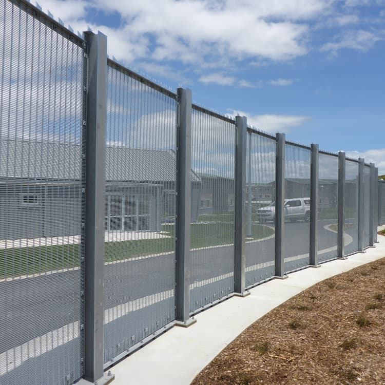 358 fence43.jpg