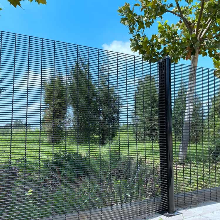 358 fence29.jpg