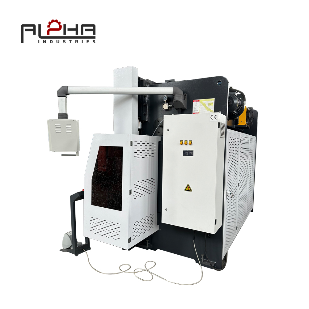 Prensa plegadora ALPHA: mejora de la eficiencia de la producción con automatización avanzada