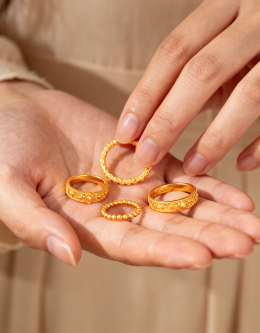 Guía de mantenimiento de joyas de cuatro piezas doradas