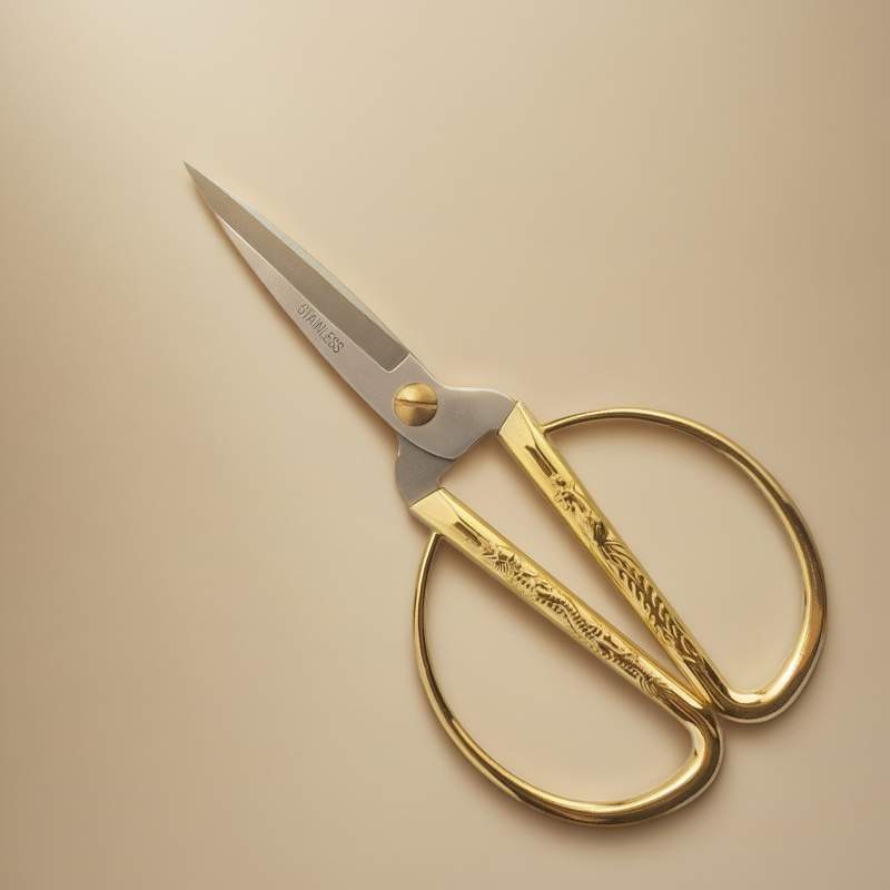 探索 LuxTrim 家用剪刀：优雅与耐用