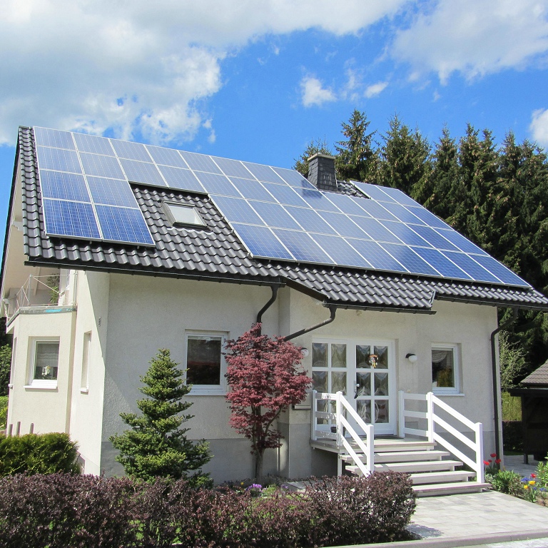 Exploring Solar Power Systems: Benefits and Technology