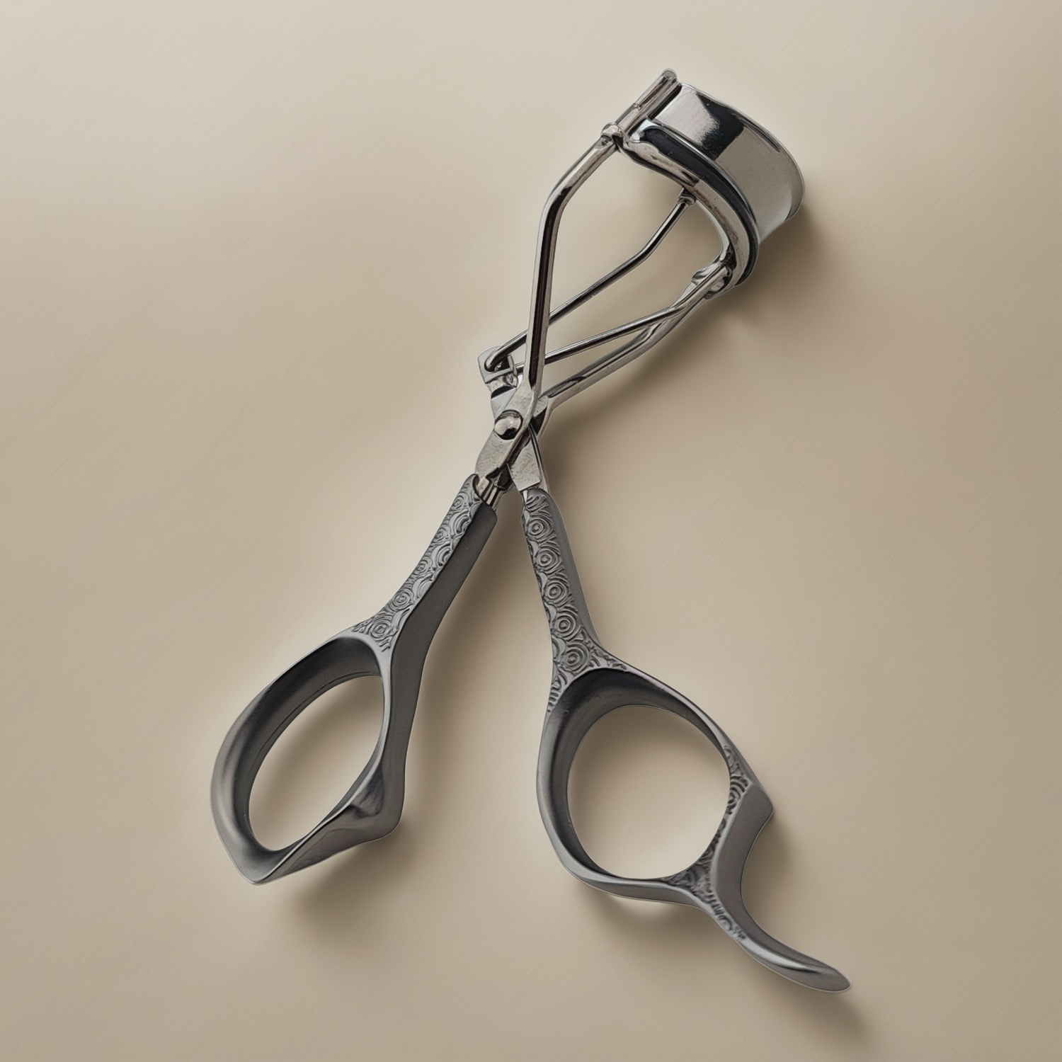 grossisti di piegaciglia, forniture di bellezza B2B, fornitori di attrezzature per saloni