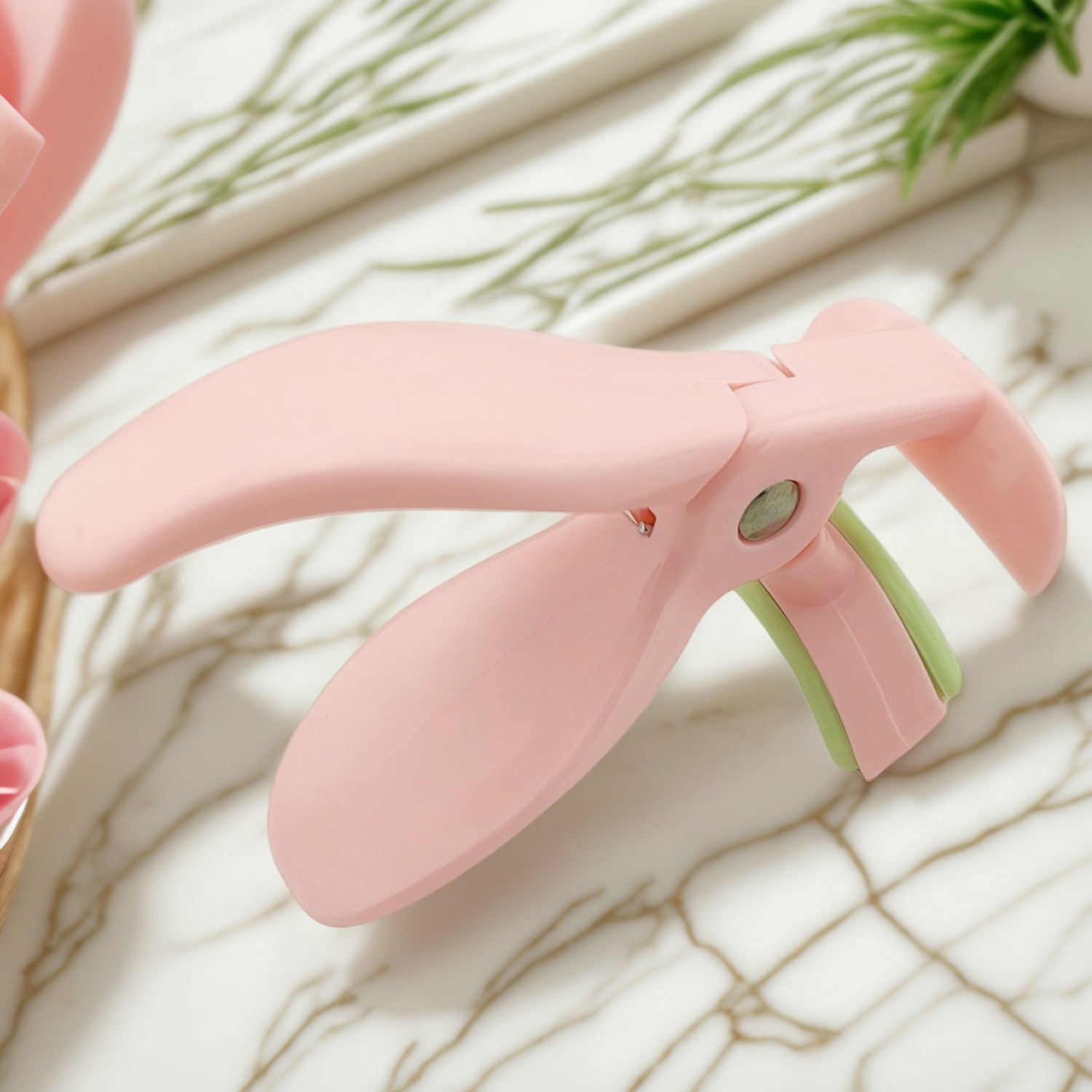 睫毛夹批发商：必备的B2B美容用品