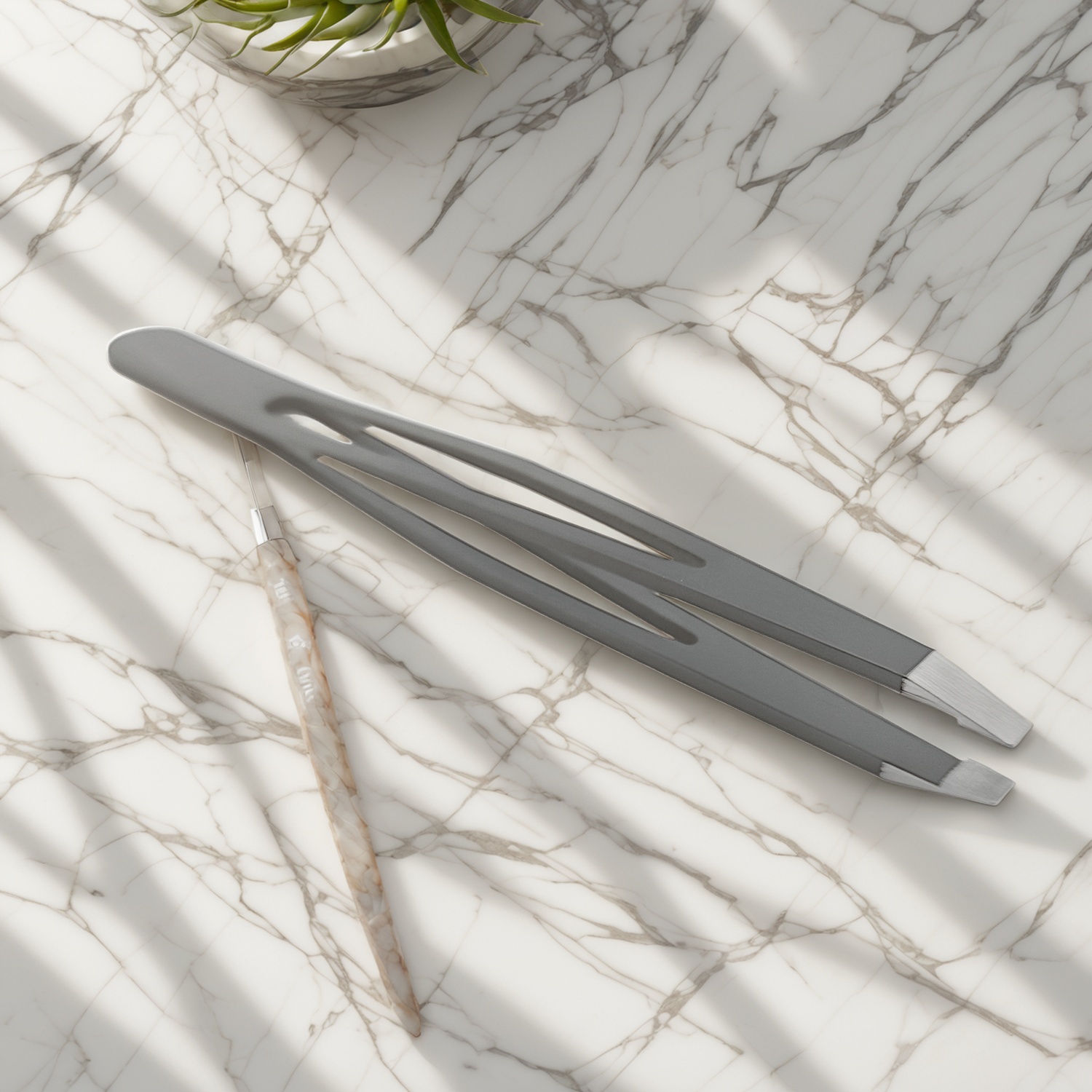 Trouvez le fournisseur idéal de pinces à épiler pour vos besoins en gros