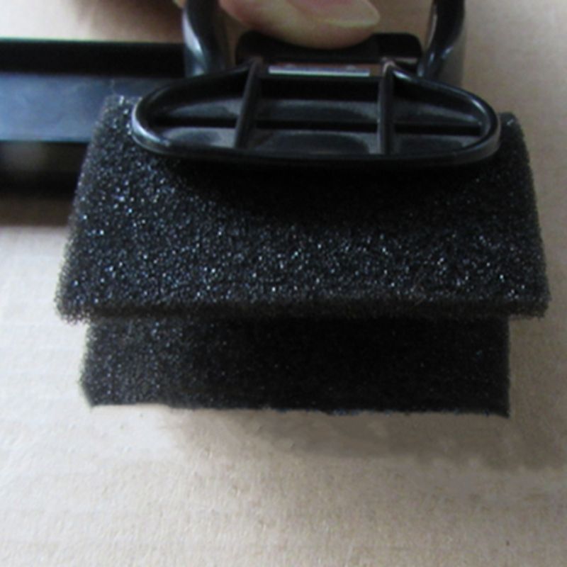 No mark clip insert closeup