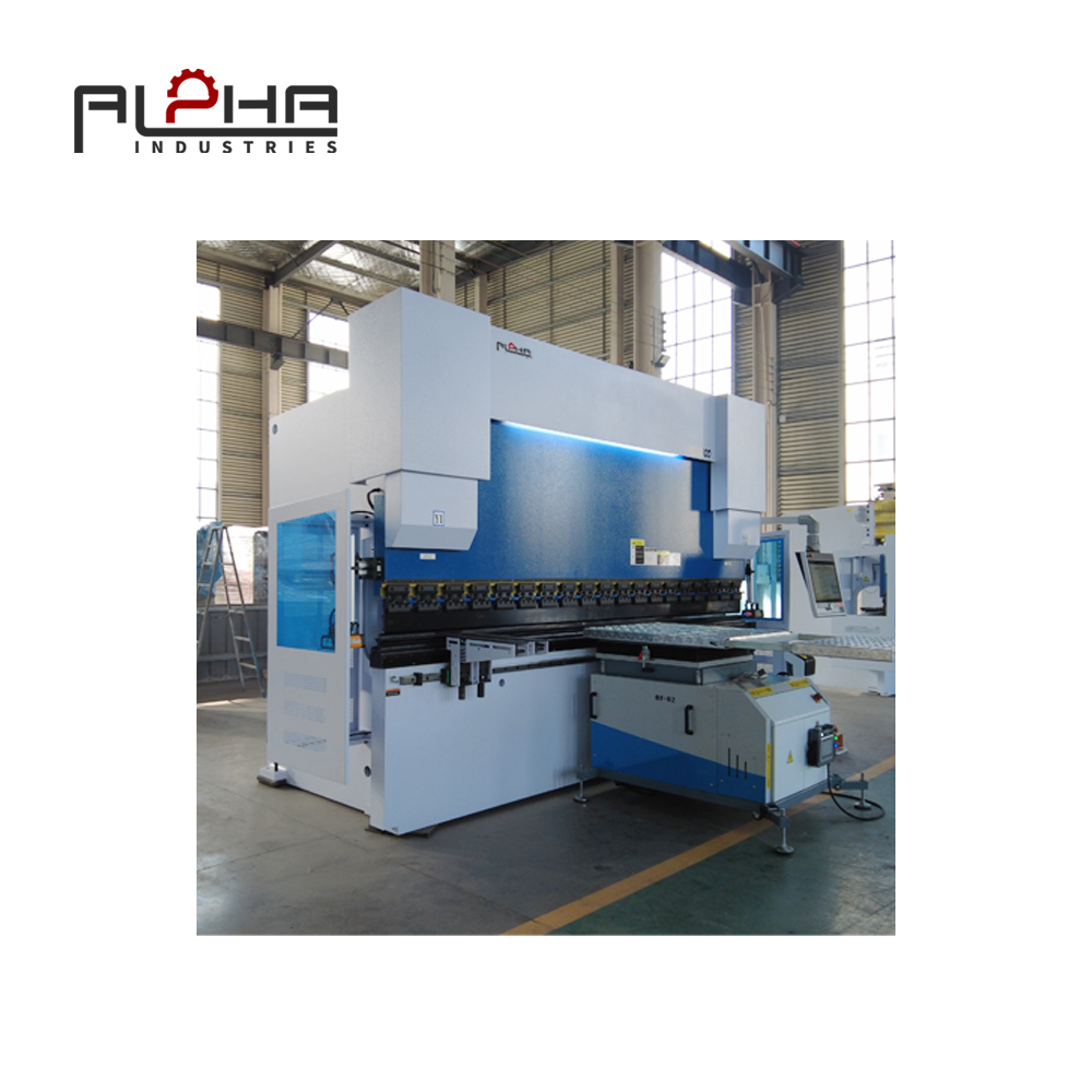 Estabilidad hidráulica de la prensa plegadora: el factor clave para la precisión del plegado