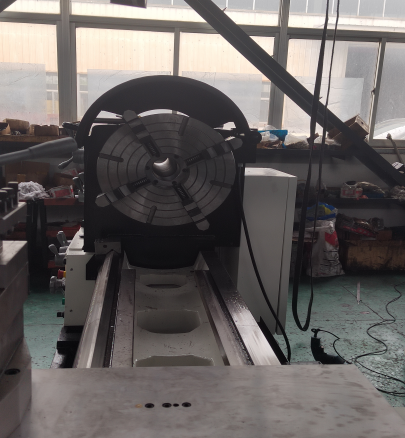 Alpha 660 lathe with 400mm four jaw chuck and modified bracket