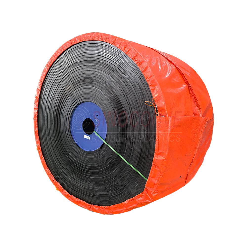 Rubber conveyor belt roll wrapped for storage and transportation