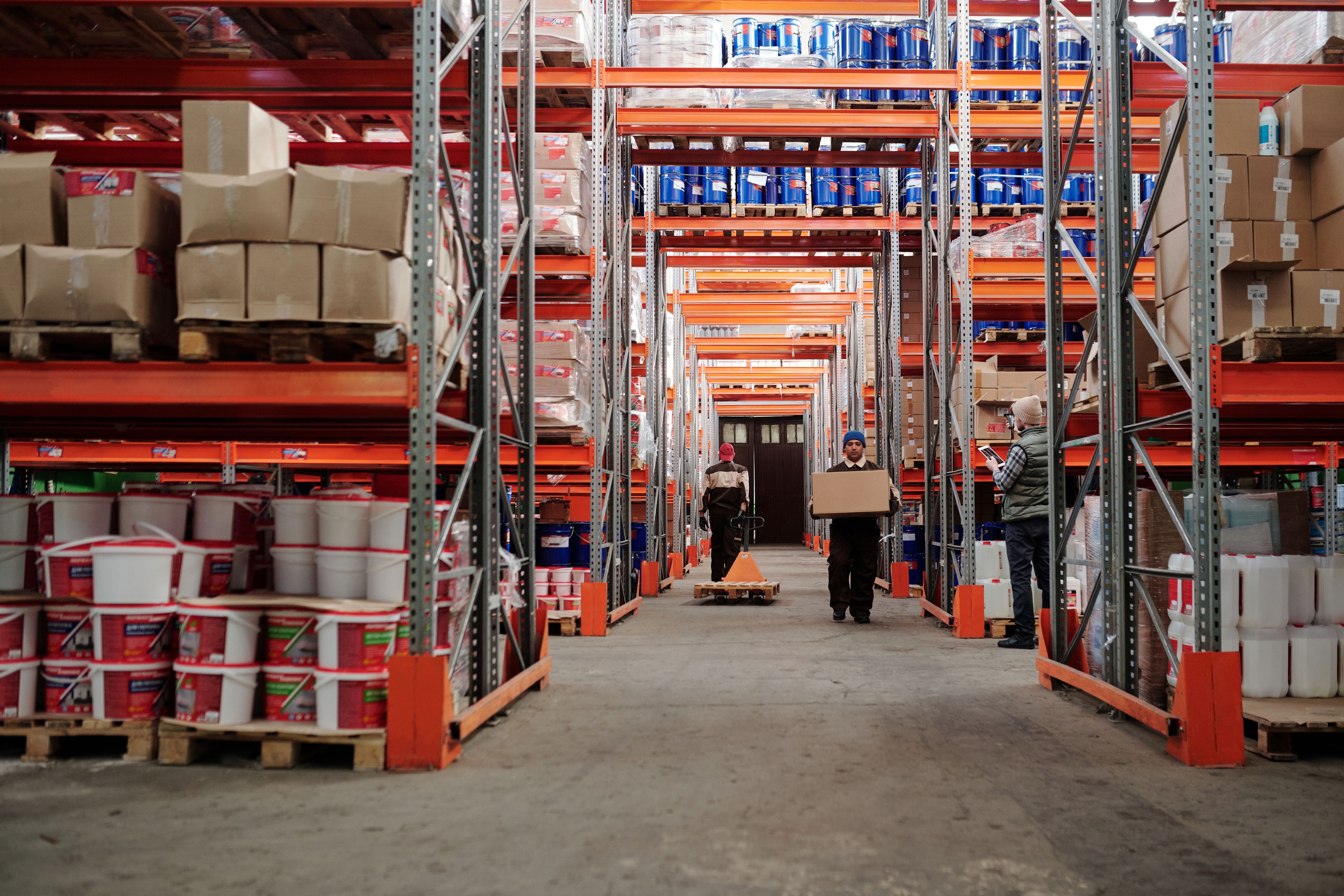 Industrial warehouse environment for bulk conveyor roller procurement and supply