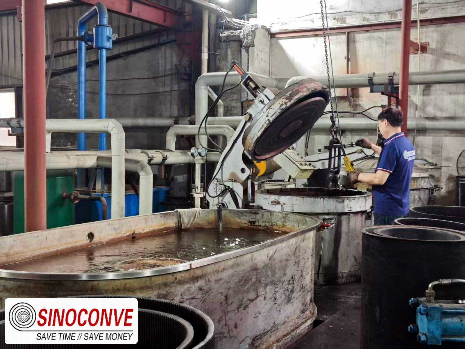 Belt vulcanizing process inside the SINOCONVE conveyor belt factory