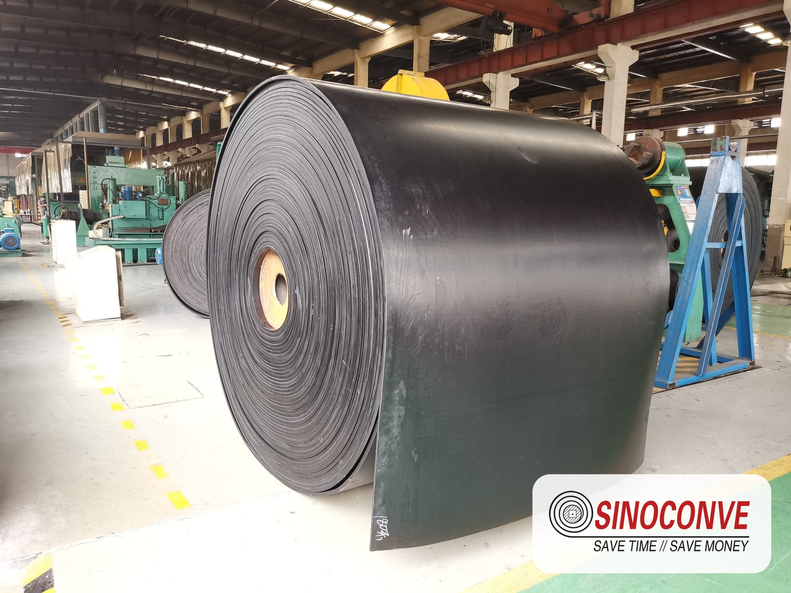 Rubber conveyor belt roll in SINOCONVE workshop