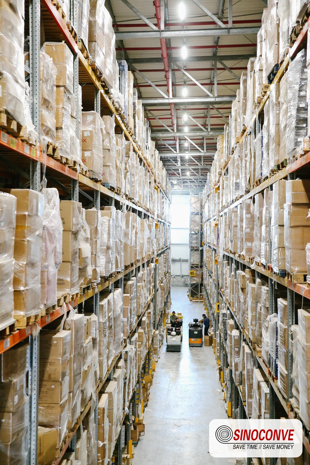 warehouse racking aisle