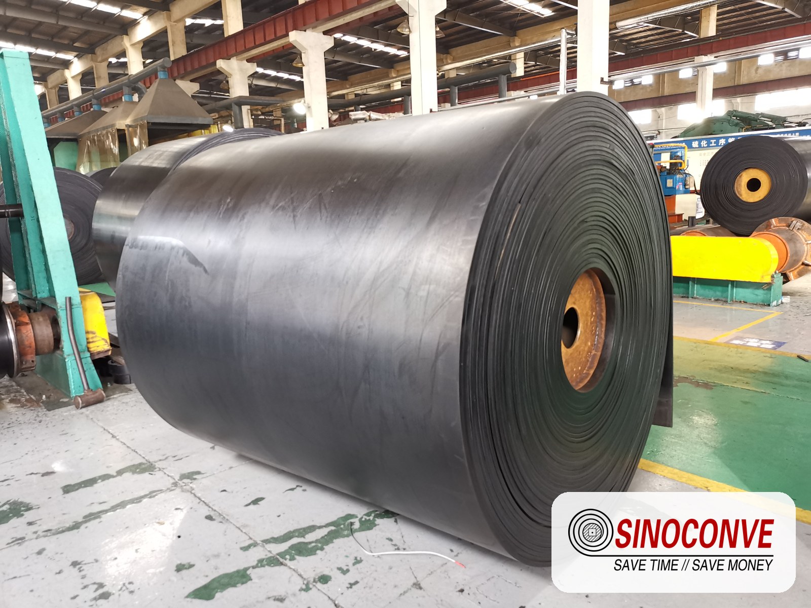 heavy duty conveyor belt roll in the factory