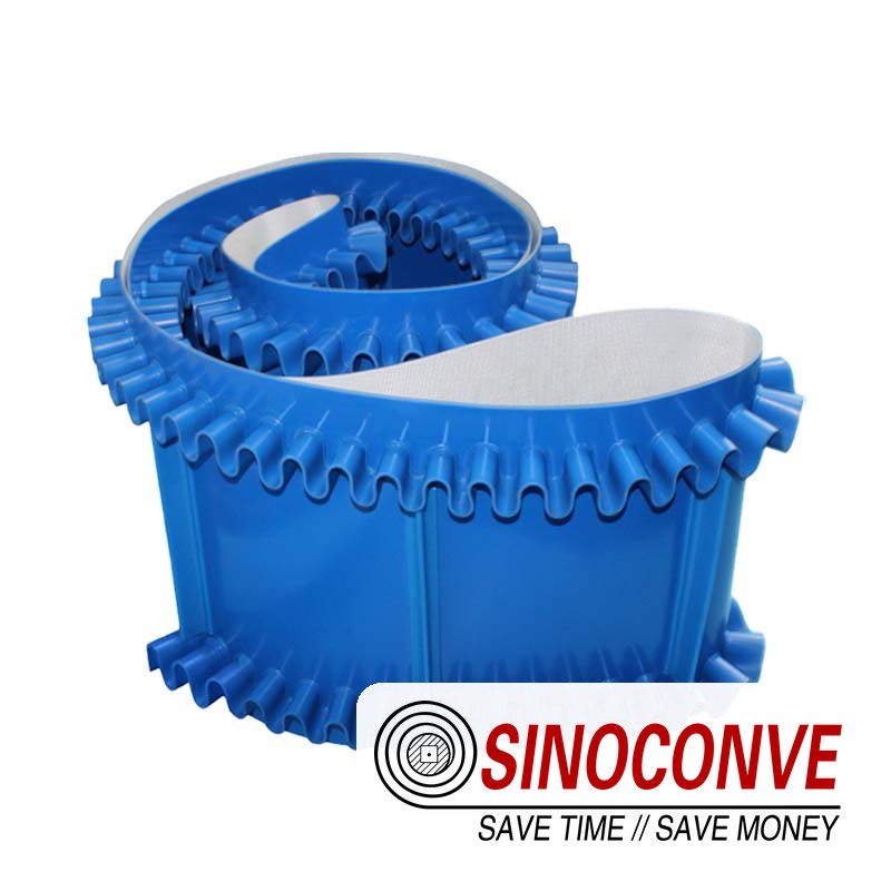 Blue sidewall conveyor belt with cleats